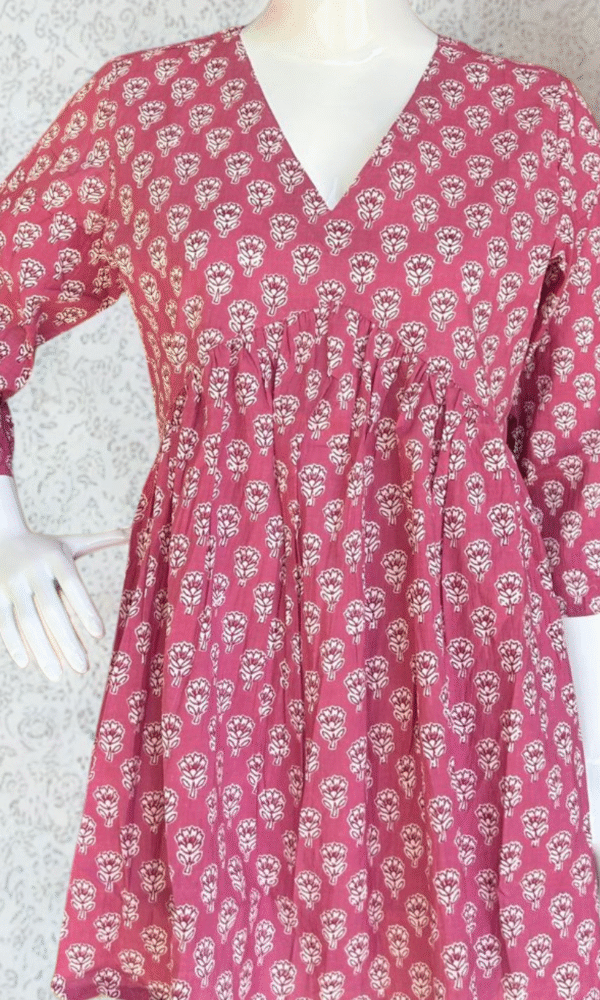 Small Jhoothi Print Tunic Top